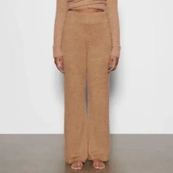 SKIMS Teddy Lounge Set - Picture 2 of 10